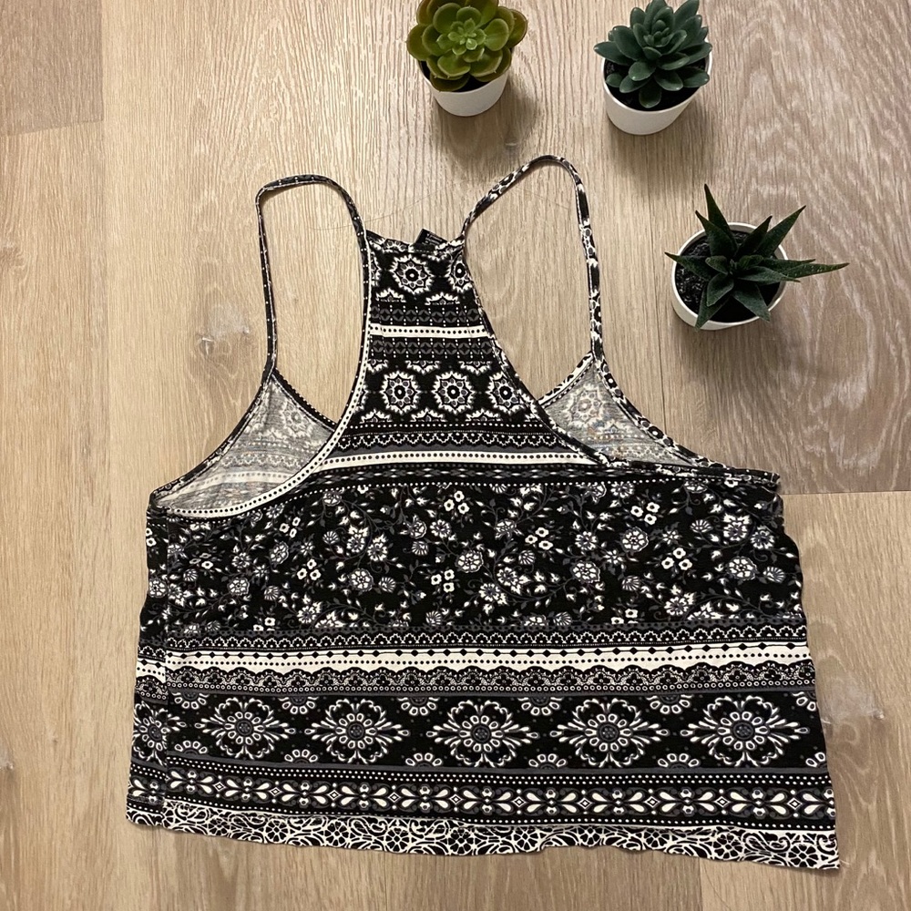 Flowy Racerback Tank Top 🍃 - Picture 2 of 3